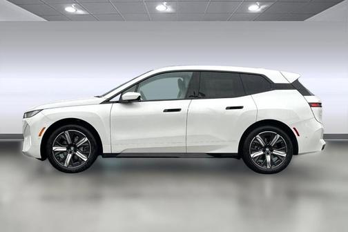 Mineral White Metallic 2026 BMW iX xDrive45