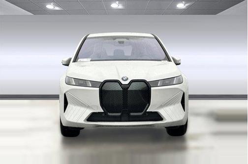 Mineral White Metallic 2026 BMW iX xDrive45
