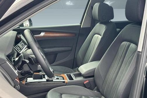 2022 Audi Q5 45 S line Premium Plus