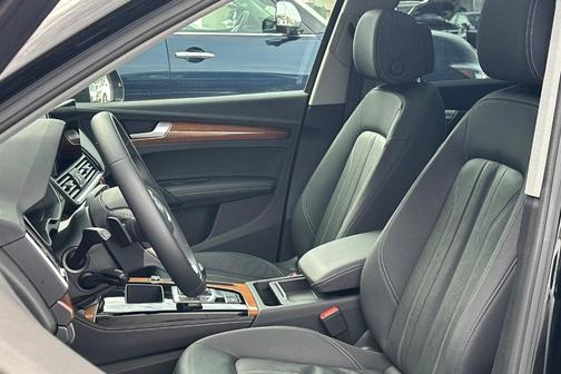 2022 Audi Q5 45 S line Premium Plus