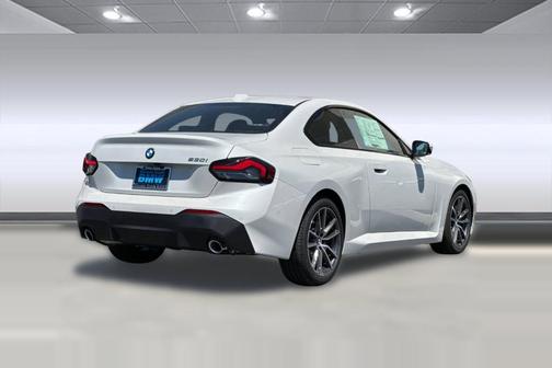 Mineral White Metallic 2024 BMW 230 i