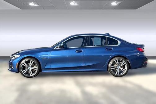 2022 BMW 330e Base