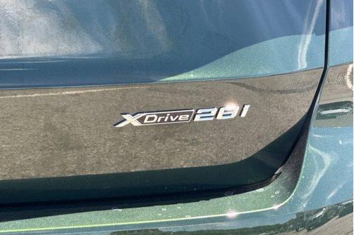 San Remo Green Metallic 2025 BMW X1 xDrive28i