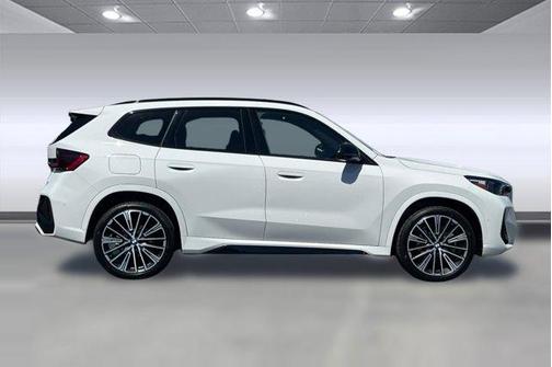 Alpine White 2023 BMW X1 xDrive28i