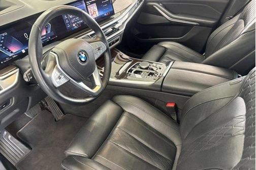 Black 2025 BMW X7 xDrive40i
