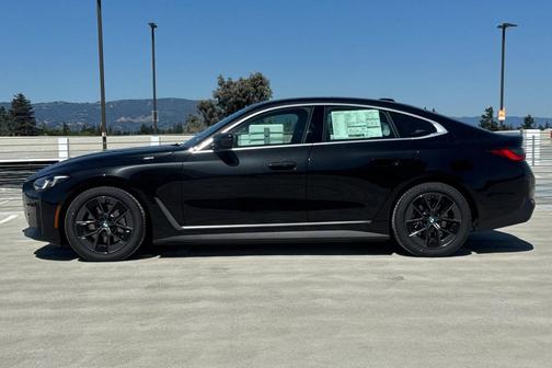 Black Sapphire Metallic 2026 BMW i4 Gran Coupe xDrive40