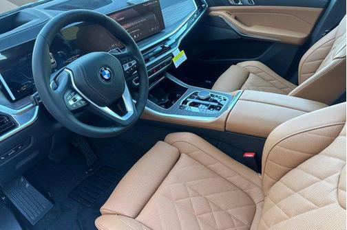 Mineral White Metallic 2026 BMW X5 PHEV xDrive50e