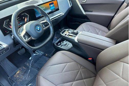 Aventurin Red Metallic 2023 BMW iX xDrive50