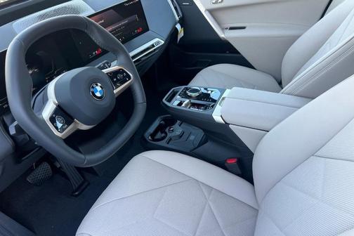 2026 BMW iX xDrive45