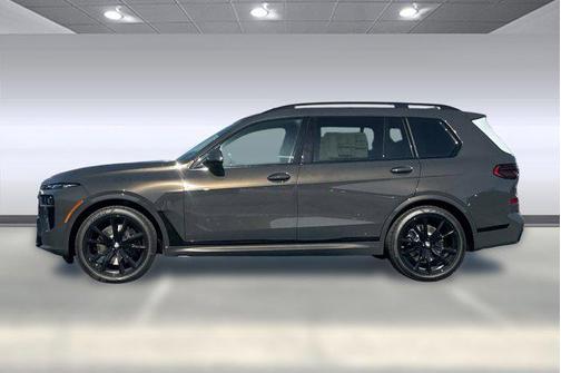 Dravit Grey Metallic 2027 BMW X7 xDrive40i