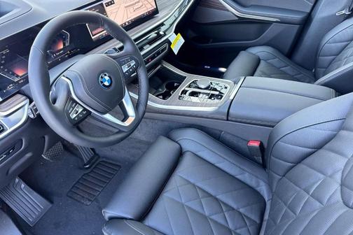 Black Sapphire Metallic 2026 BMW X5 PHEV xDrive50e