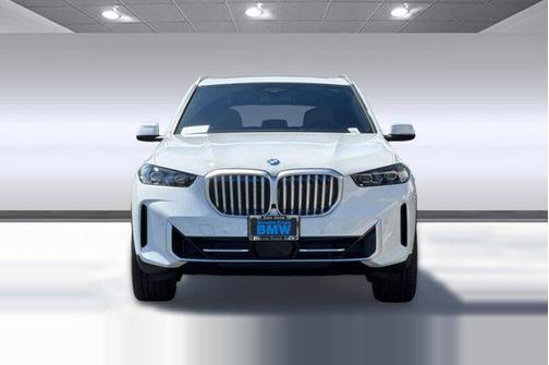 Alpine White 2026 BMW X5 PHEV xDrive50e