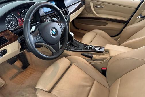 Alpine White 2010 BMW 335 335i