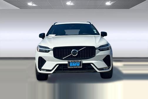 Ice White 2022 Volvo XC60 B5 R-Design