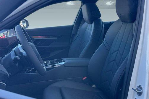 Alpine White 2026 BMW 530 530i