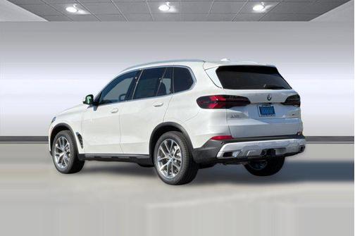 Mineral White Metallic 2026 BMW X5 xDrive40i