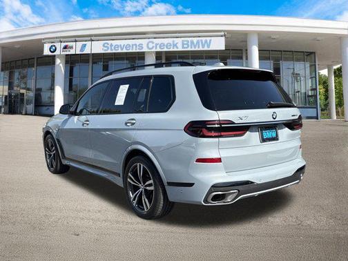 2023 BMW X7 xDrive40i