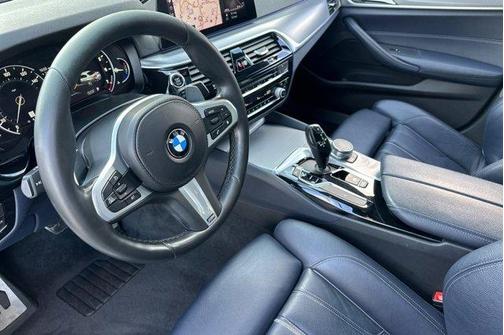 2019 BMW 530 530i