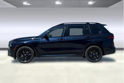 Carbon Black Metallic 2027 BMW X7 xDrive40i