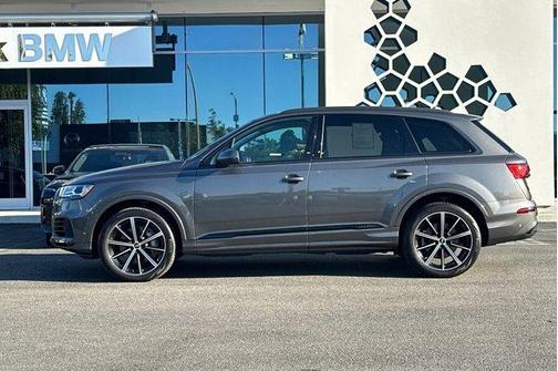 2022 Audi Q7 55 Premium Plus
