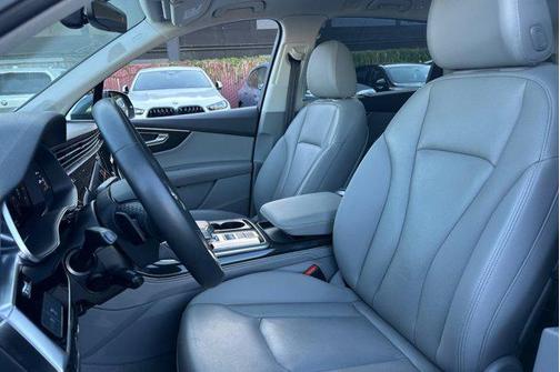 2022 Audi Q7 55 Premium Plus