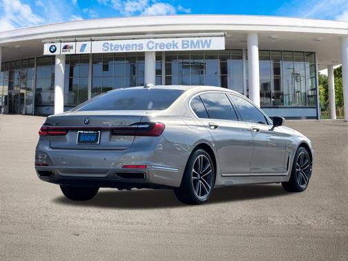 2021 BMW 750 i xDrive