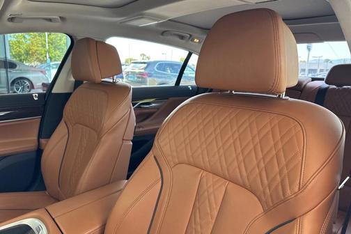 2021 BMW 750 i xDrive