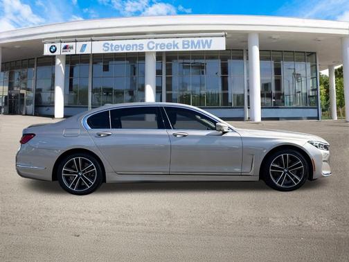 2021 BMW 750 i xDrive