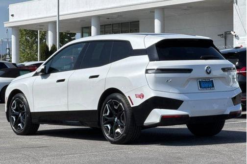 Mineral White Metallic 2024 BMW iX xDrive50