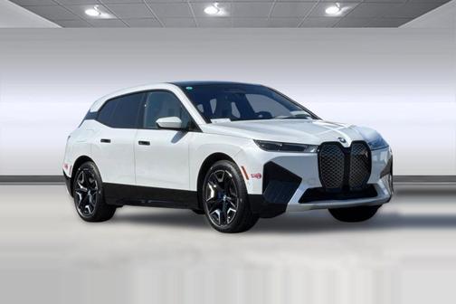 Mineral White Metallic 2024 BMW iX xDrive50