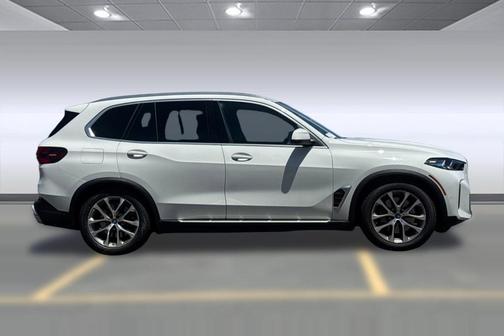 White 2025 BMW X5 PHEV xDrive50e