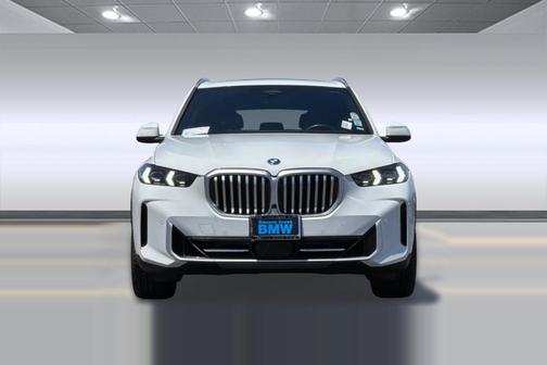 White 2025 BMW X5 PHEV xDrive50e