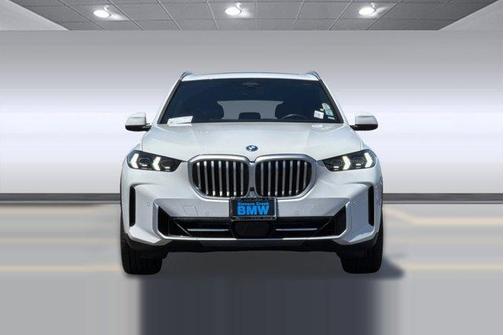 White 2025 BMW X5 PHEV xDrive50e