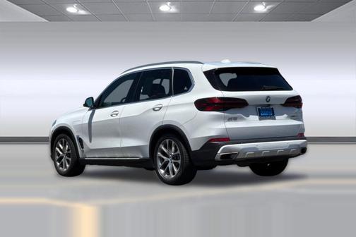 White 2025 BMW X5 PHEV xDrive50e