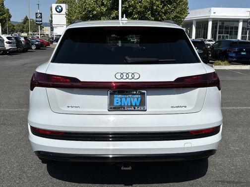 2021 Audi e-tron Premium Plus