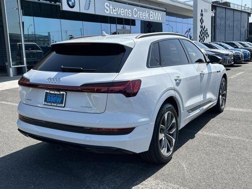 2021 Audi e-tron Premium Plus