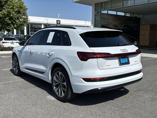 2021 Audi e-tron Premium Plus