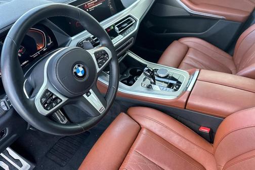 2022 BMW X5 M50i