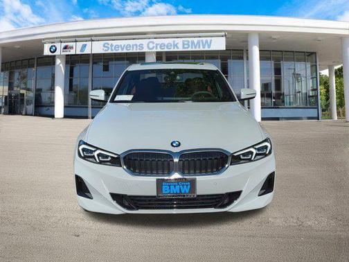2025 BMW 330 i xDrive