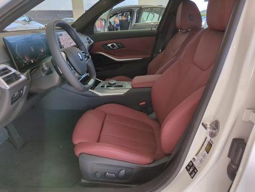2025 BMW 330 i xDrive