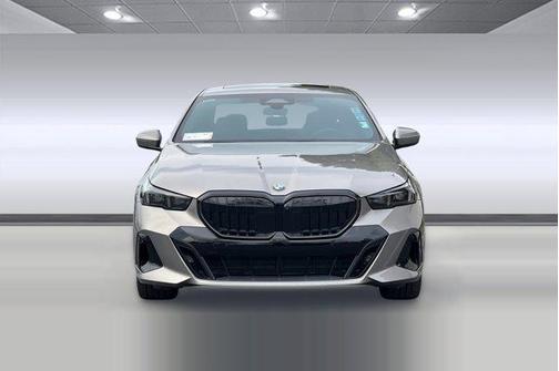 Oxide Grey Metallic 2026 BMW 530 530i