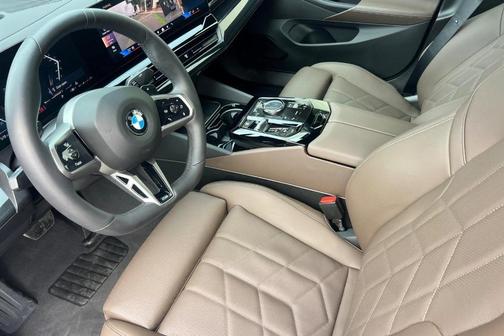 Oxide Grey Metallic 2026 BMW 530 530i