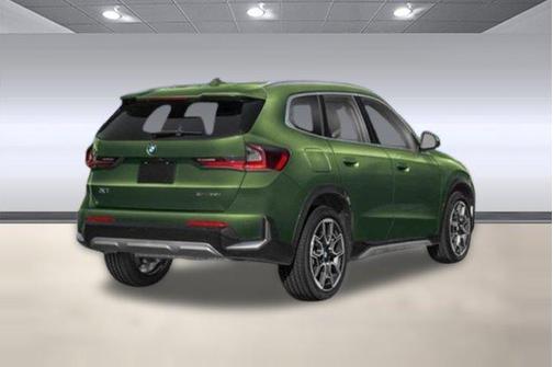 San Remo Green Metallic 2025 BMW X1 xDrive28i