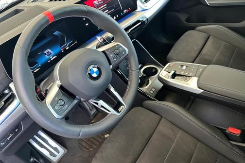 2025 BMW X2 M35i