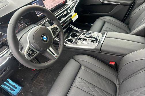 2026 BMW X7 M60i