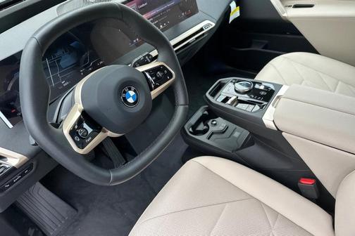 2026 BMW iX xDrive60