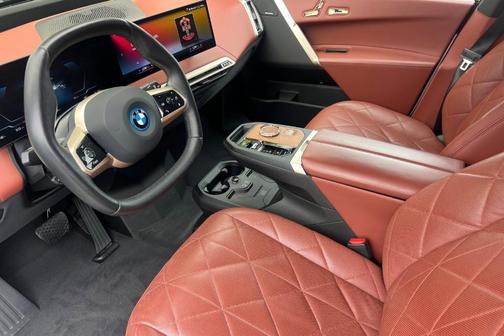 Alpine White 2023 BMW iX xDrive50