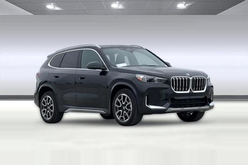 Black Sapphire Metallic 2026 BMW X1 xDrive28i