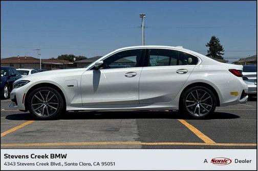 2022 BMW 330e Base