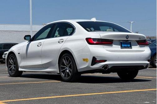 2022 BMW 330e Base